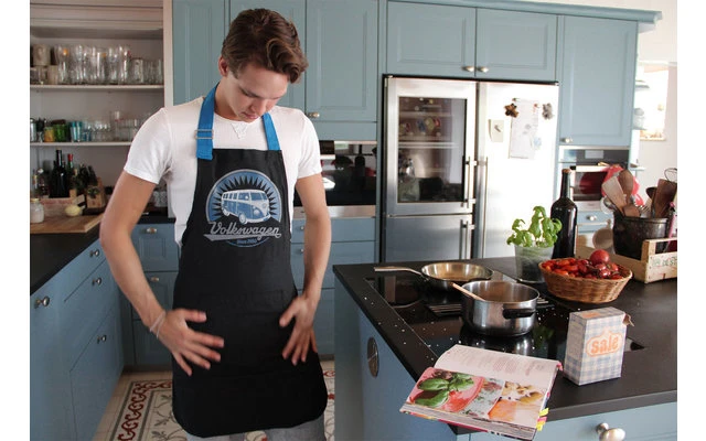 VW Collection T1 Bulli Kochschürze Schwarz 7 VW Collection T1 Bulli Kochschürze Schwarz – Bild 7