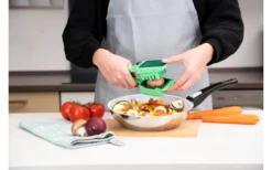 Nicer Dicer Quick Professional Set Gemüseschneider 12 Teilig Grün 5 Nicer Dicer Quick Professional Set Gemüseschneider 12 Teilig Grün -Outdoor-Camping-Grillladen 578231 3958383