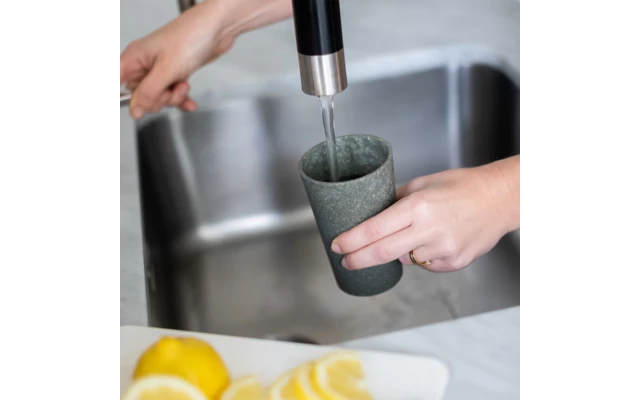 Koziol Connect Cup L Trinkbecher 350 Ml Nature Leaf Green 5 Koziol Connect Cup L Trinkbecher 350 Ml Nature Leaf Green – Bild 5