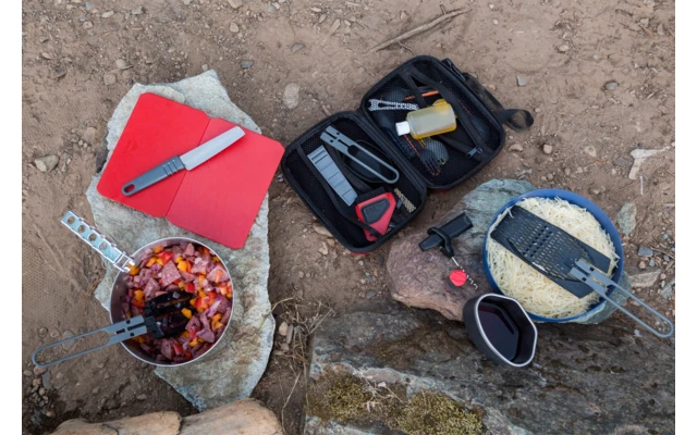 Alpine Camping Kochutensilien 3 Teilig Mit Spatel / Löffel / Reibe / Sieb 1 Alpine Camping Kochutensilien 3 Teilig Mit Spatel / Löffel / Reibe / Sieb